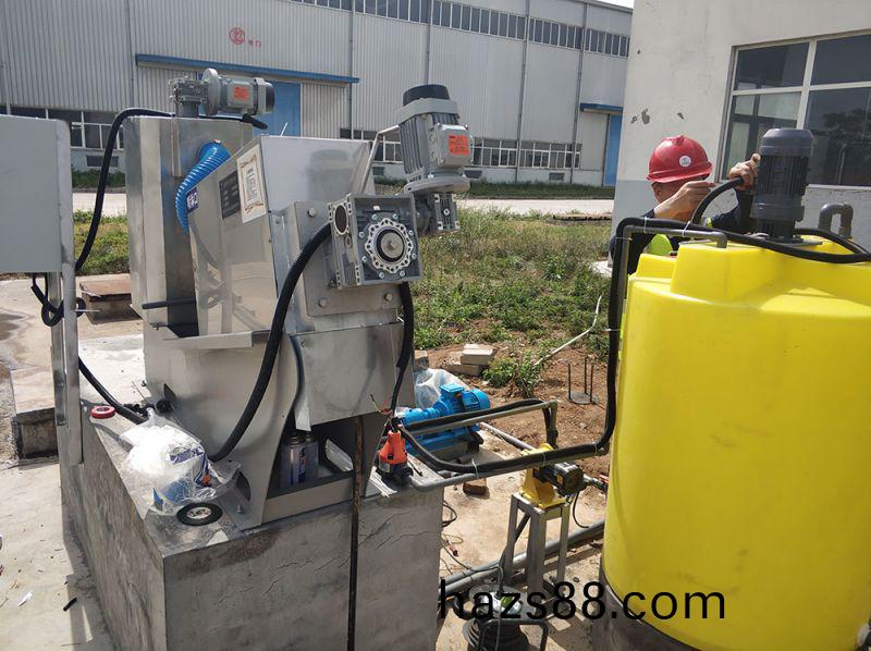 龍(long)輝(hui)汚(wu)泥(ni)脫(tuo)水(shui)