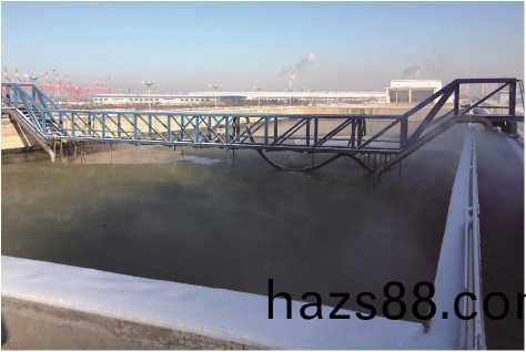 HXN型行車式(shi)颳(gua)吸(xi)泥機(ji)