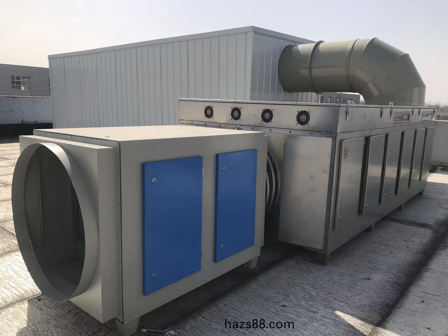 光氧(yang)活(huo)性(xing)炭(tan)一體機